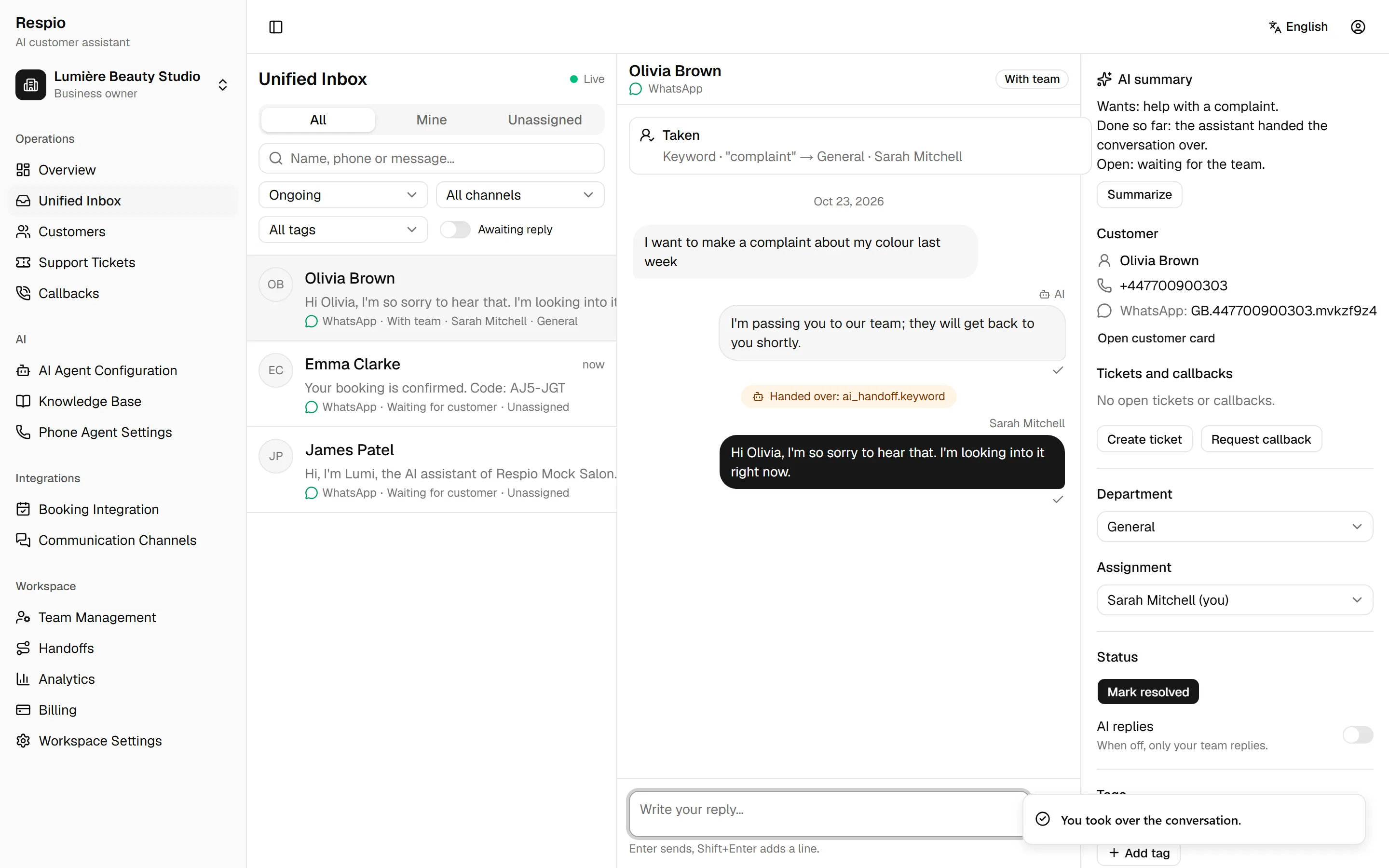 A complaint taken over by the team: the AI summary and the team's reply.
